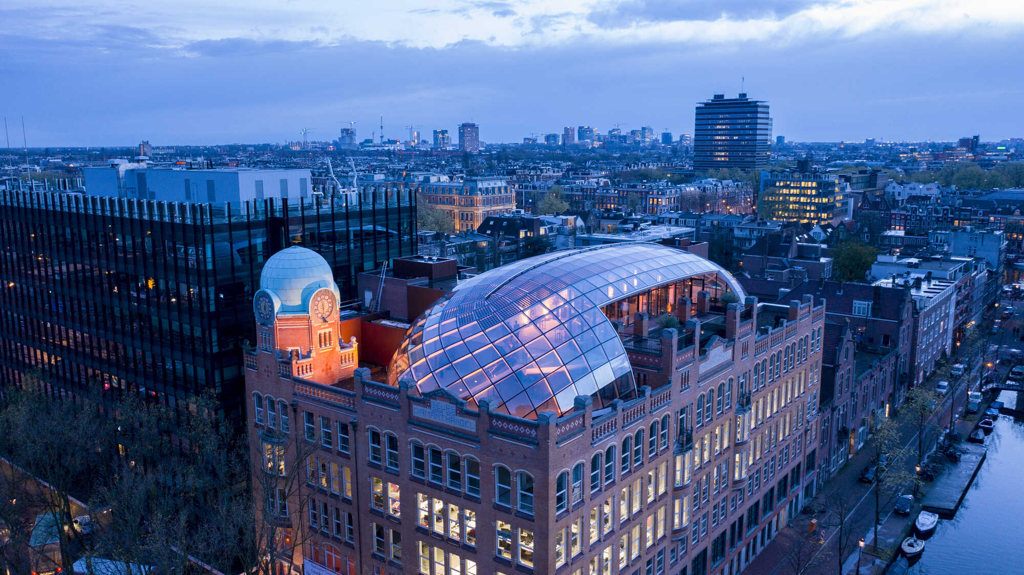 diamantbeurs_amsterdam_capitalc_zja_zwarts_jansma_architecten.jpg(mediaclass-large.8b235ce26253dcc14958054bc065d9a65f0fd09b)